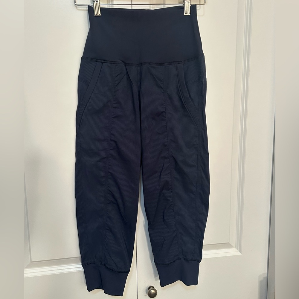 Lululemon In Flux Crops - High Waisted